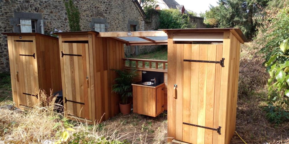 Service de toilettes séches et de chalets mobiles