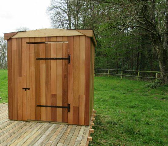 Toilette s_che pmr bois red cedar par Ossatur (8)