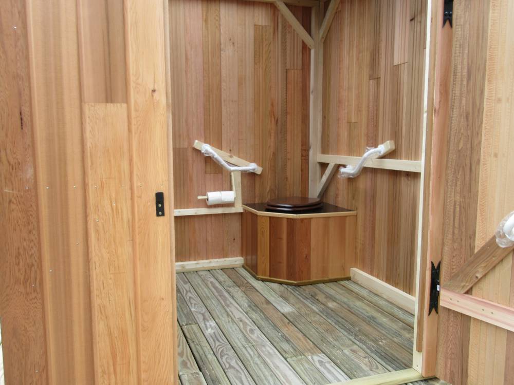Toilette s_che pmr bois red cedar par Ossatur (4)
