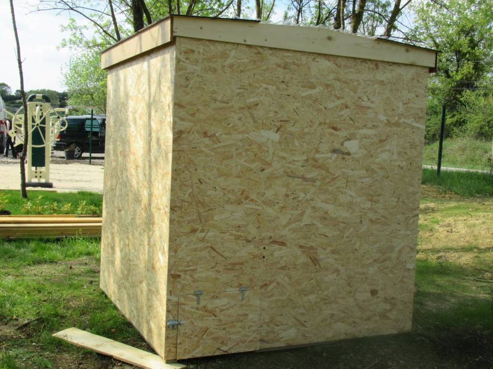 Toilette s_che pmr bois osb par Ossatur