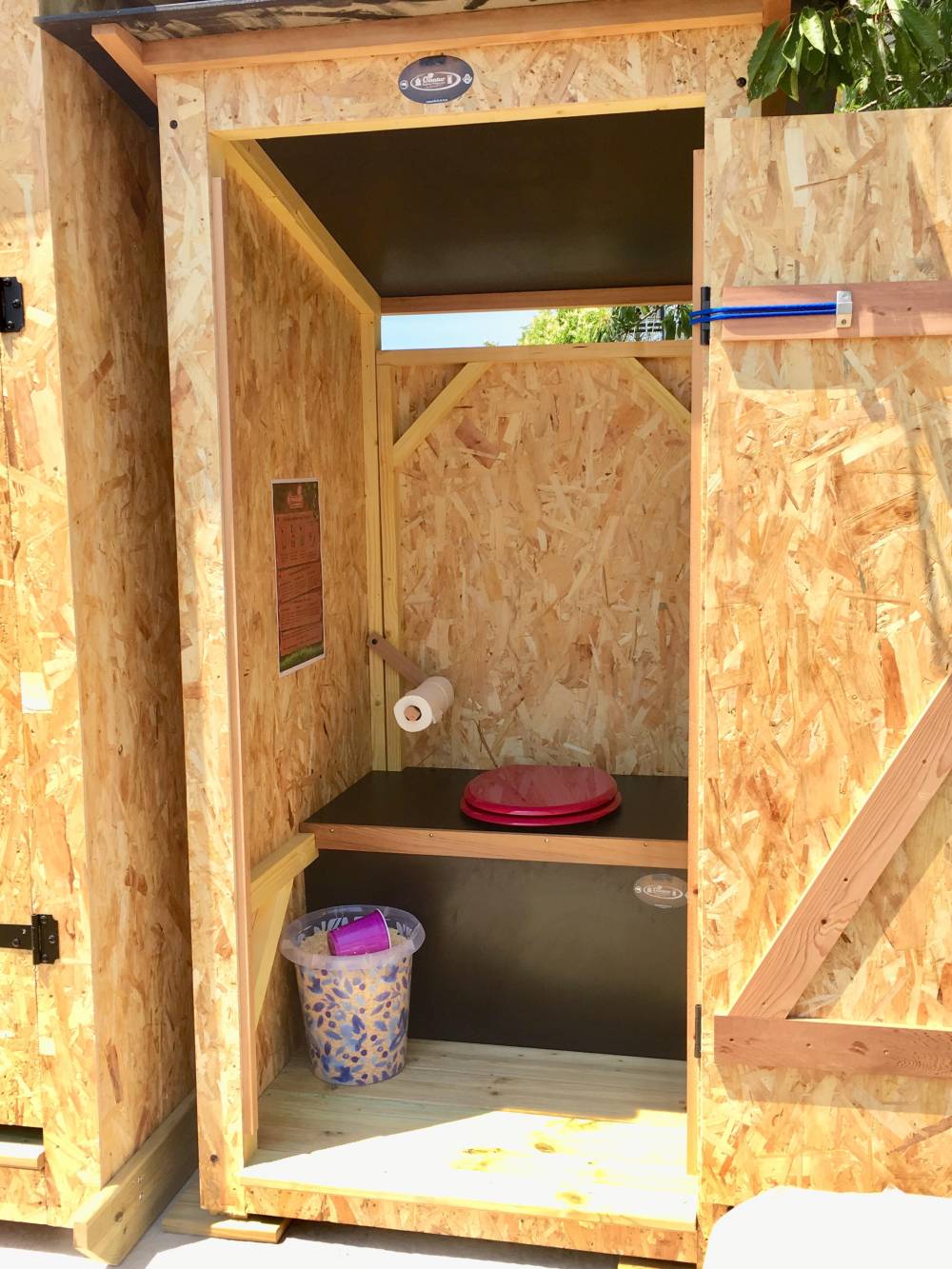 Toilette s_che standard en bois osb (2)