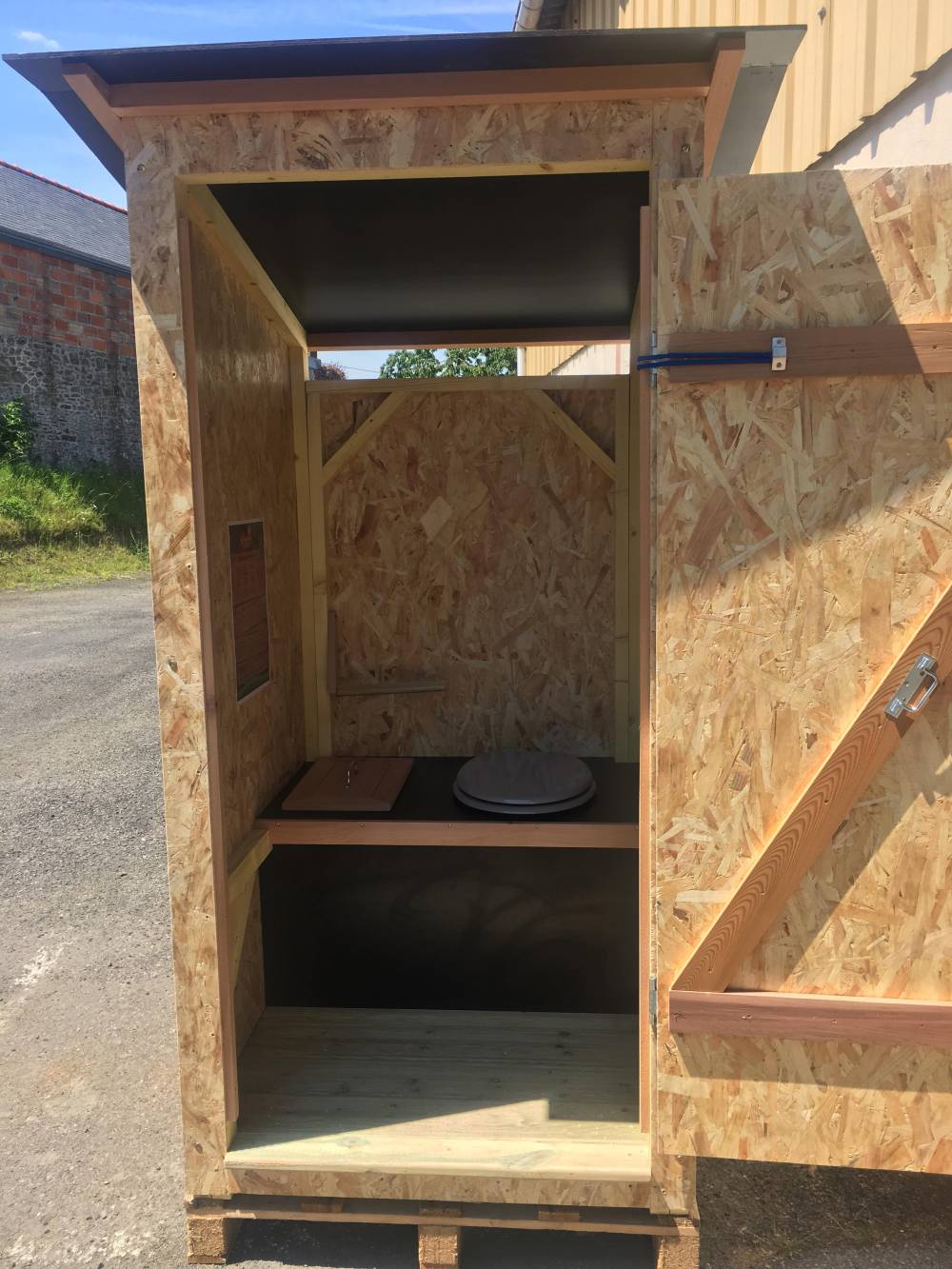 Toilette s_che standard en bois osb (4)