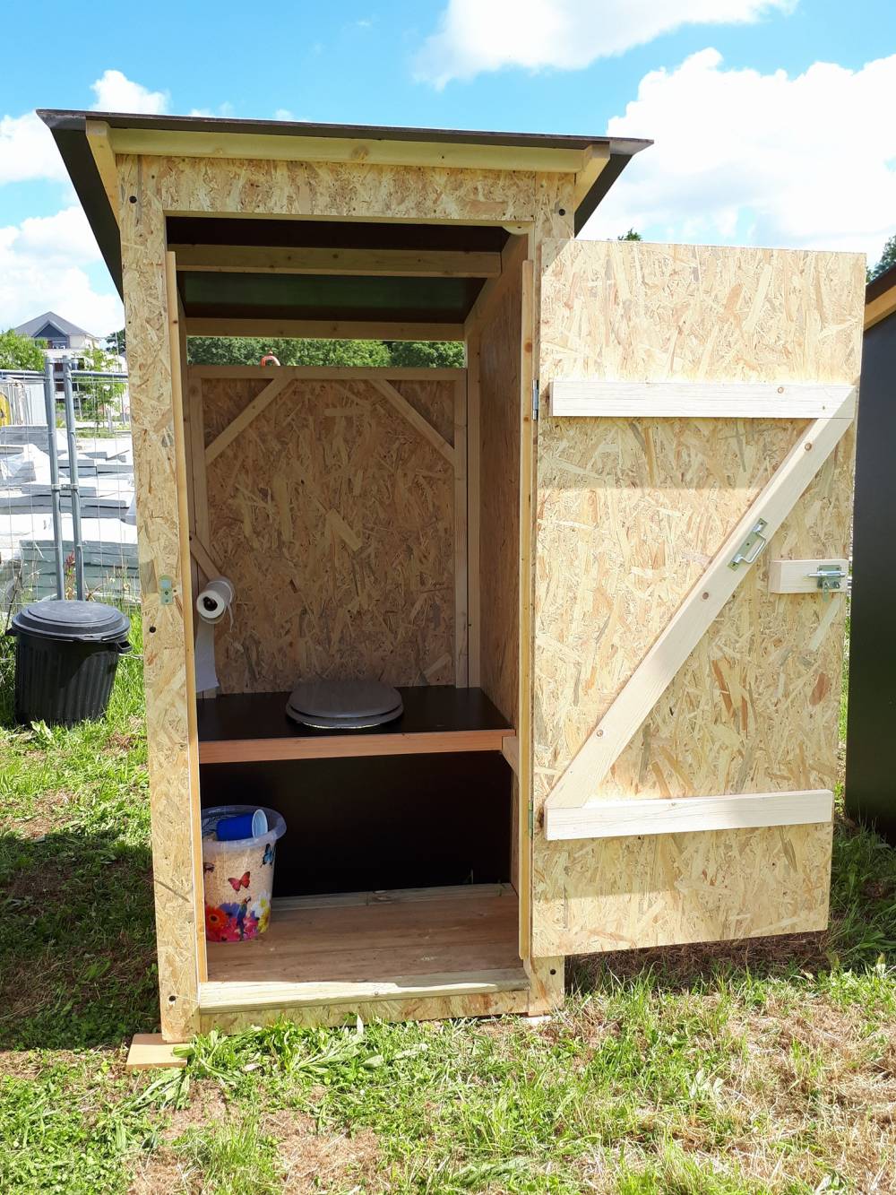 Toilette s_che standard en bois osb (5)